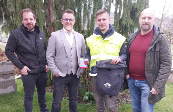 v. l. n. r. Betreuender Sekretär Daniel Orieschnig, Bmst. Ing. Bernhard Ellersdorfer, Noah-Samuel Trettenbrein, LGF Dietmar Stieger