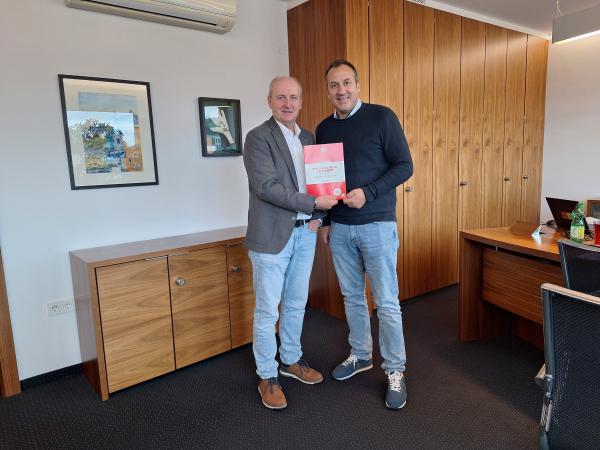 Vorstandsdirektor Fenninger (rechts) und GBH-LGF Kurt Neckermann